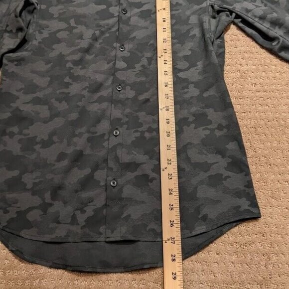 Lululemon Button Shirt Men's Small Camouflage Black Down to The Wire Slim Fit - Picture 6 of 7
